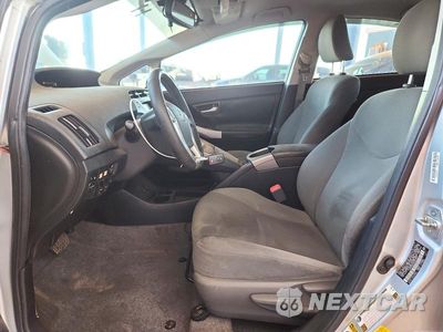 Zdjęcie 7 z 12 samochodu: 2013 TOYOTA PRIUS TWO VIN:JTDKN3DU2D5564993 - miniatura