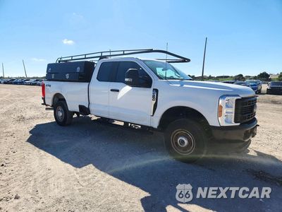 Czwarte zdjęcie samochodu z boku: 2024 FORD F250 SUPER DUTY VIN:1FT7X2BA9REF73278 - miniatura