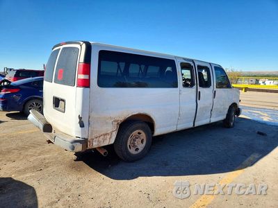 Trzecie zdjęcie samochodu z tyłu: 2005 CHEVROLET EXPRESS G3500 VIN:1GAHG39U851105837 - miniatura
