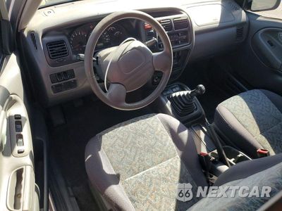 Zdjęcie 8 z 13 samochodu: 2001 SUZUKI VITARA JLS VIN:2S3TC52CX16102652 - miniatura