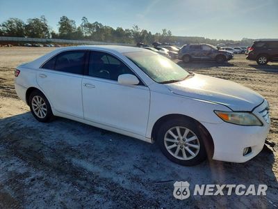 Czwarte zdjęcie samochodu z boku: 2010 TOYOTA CAMRY XLE VIN:4T1BF3EK4AU555459 - miniatura