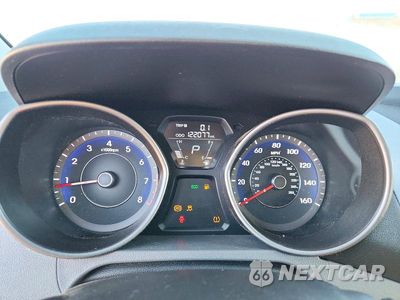 Zdjęcie 9 z 12 samochodu: 2013 HYUNDAI ELANTRA GLS VIN:5NPDH4AE9DH433725 - miniatura