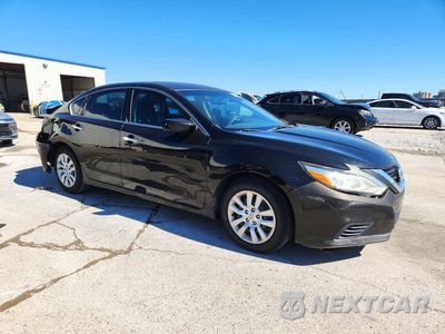 Czwarte zdjęcie samochodu z boku: 2017 NISSAN ALTIMA 2.5 S VIN:1N4AL3AP6HC194753 - miniatura