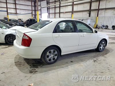 Trzecie zdjęcie samochodu z tyłu: 2006 KIA SPECTRA EX VIN:KNAFE121465235808 - miniatura
