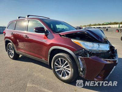 Czwarte zdjęcie samochodu z boku: 2019 TOYOTA HIGHLANDER HYBRID XLE VIN:5TDJGRFH9KS072235 - miniatura