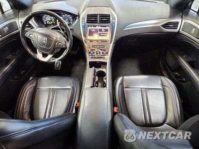 Zdjęcie 8 z 12 samochodu: 2019 LINCOLN MKZ VIN:3LN6L5A92KR620830 - miniatura