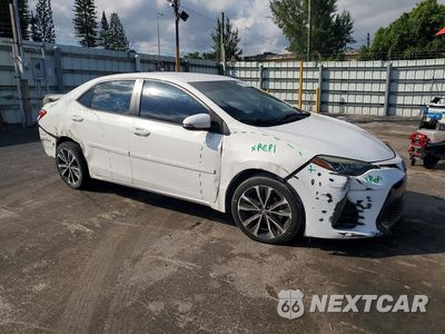 Czwarte zdjęcie samochodu z boku: 2018 TOYOTA COROLLA SE VIN:5YFBURHE9JP786759 - miniatura