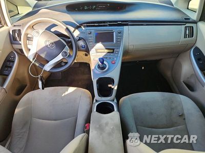 Zdjęcie 8 z 12 samochodu: 2013 TOYOTA PRIUS THREE VIN:JTDKN3DU6D5543662 - miniatura