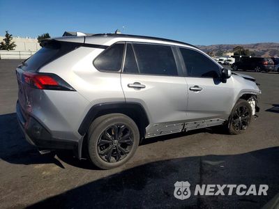 Trzecie zdjęcie samochodu z tyłu: 2022 TOYOTA RAV4 SE VIN:JTM16RFV9ND059185 - miniatura