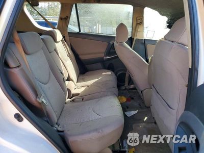 Zdjęcie 11 z 13 samochodu: 2006 TOYOTA RAV4 BASE VIN:JTMZD33V465017500 - miniatura