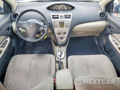 Zdjęcie 8 z 12 samochodu: 2008 TOYOTA YARIS BASE VIN:JTDBT923381248647 - miniatura