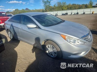 Czwarte zdjęcie samochodu z boku: 2013 HYUNDAI SONATA GLS VIN:5NPEB4AC0DH546421 - miniatura