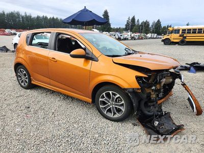 Czwarte zdjęcie samochodu z boku: 2017 CHEVROLET SONIC LT VIN:1G1JD6SB1H4145071 - miniatura