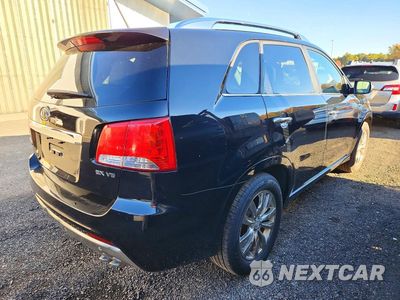 Trzecie zdjęcie samochodu z tyłu: 2011 KIA SORENTO VIN:5XYKW4A23BG108897 - miniatura