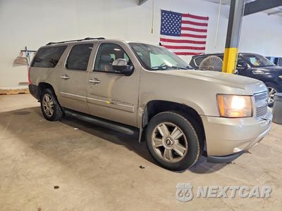 Czwarte zdjęcie samochodu z boku: 2009 CHEVROLET SUBURBAN K1500 LTZ VIN:1GNFK36359R199764 - miniatura
