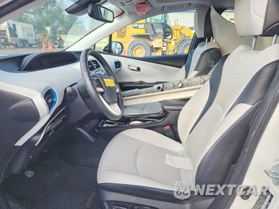 Zdjęcie 7 z 12 samochodu: 2016 TOYOTA PRIUS FOUR VIN:JTDKARFU0G3026613 - miniatura