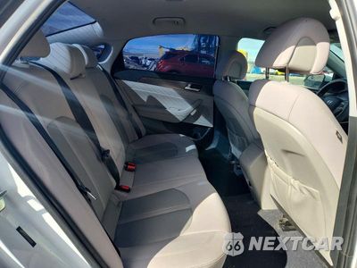 Zdjęcie 10 z 12 samochodu: 2017 HYUNDAI SONATA SPORT VIN:5NPE34AF6HH500881 - miniatura