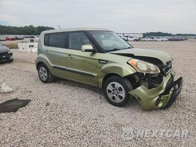 Czwarte zdjęcie samochodu z boku: 2013 KIA SOUL BASE VIN:KNDJT2A54D7554592 - miniatura
