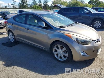 Czwarte zdjęcie samochodu z boku: 2013 HYUNDAI ELANTRA LIMITED VIN:5NPDH4AE8DH323569 - miniatura