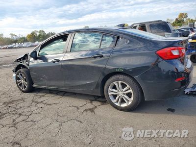 Drugie zdjęcie samochodu z przodu: 2019 CHEVROLET CRUZE LT VIN:1G1BE5SM0K7132654 - miniatura