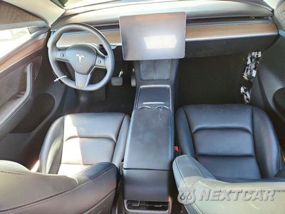 Zdjęcie 8 z 13 samochodu: 2025 TESLA MODEL Y VIN:7SAYGDED9SF320183 - miniatura