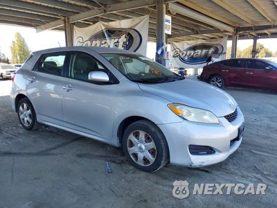 Czwarte zdjęcie samochodu z boku: 2009 TOYOTA MATRIX BASE VIN:2T1KU40E79C014433 - miniatura