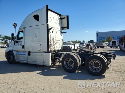Drugie zdjęcie samochodu z przodu: 2018 FREIGHTLINER CASCADIA 125 SEMI TRUCK VIN:3AKJGLDR0JSJN1508 - miniatura