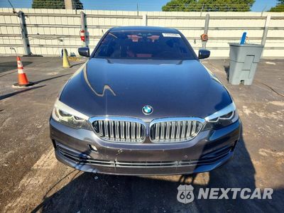 Piąte zdjęcie samochodu w środku: 2019 BMW 530E VIN:WBAJA9C58KB388791 - miniatura