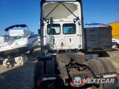 Zdjęcie 6 z 13 samochodu: 2022 FREIGHTLINER CASCADIA 116 VIN:3AKBHTDV8NDND5444 - miniatura
