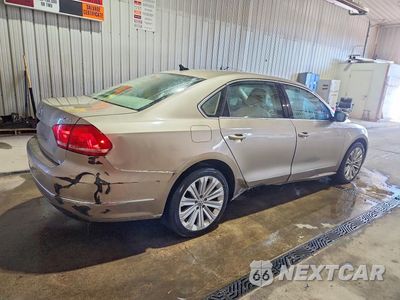 Trzecie zdjęcie samochodu z tyłu: 2015 VOLKSWAGEN PASSAT SEL VIN:1VWCV7A32FC023719 - miniatura