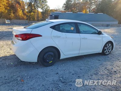 Trzecie zdjęcie samochodu z tyłu: 2013 HYUNDAI ELANTRA LIMITED VIN:5NPDH4AE6DH427221 - miniatura