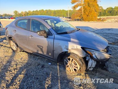 Czwarte zdjęcie samochodu z boku: 2016 SCION IA BASE VIN:3MYDLBZV2GY133170 - miniatura