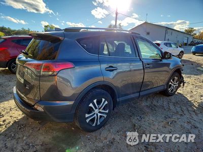 Trzecie zdjęcie samochodu z tyłu: 2017 TOYOTA RAV4 LE VIN:JTMBFREV2HJ114751 - miniatura