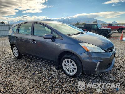 Czwarte zdjęcie samochodu z boku: 2012 TOYOTA PRIUS V TWO VIN:JTDZN3EU0C3038529 - miniatura
