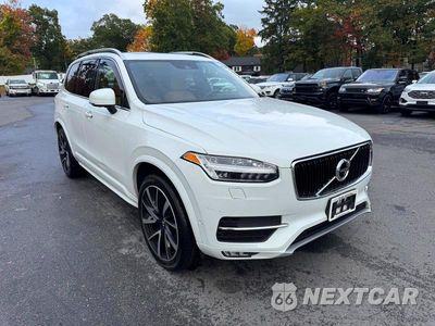 Czwarte zdjęcie samochodu z boku: 2019 VOLVO XC90 T6 MOMENTUM VIN:YV4A22PK4K1454442 - miniatura