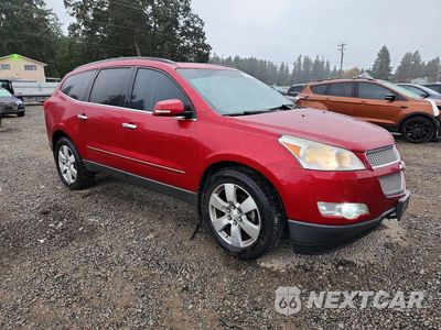 Czwarte zdjęcie samochodu z boku: 2012 CHEVROLET TRAVERSE LTZ VIN:1GNKVLED0CJ188922 - miniatura