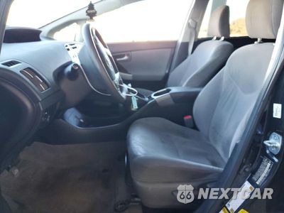 Zdjęcie 7 z 12 samochodu: 2015 TOYOTA PRIUS TWO VIN:JTDKN3DU0F0467968 - miniatura