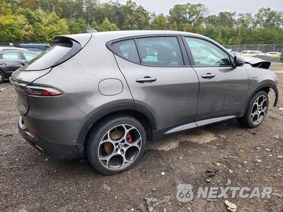 Trzecie zdjęcie samochodu z tyłu: 2024 ALFA ROMEO TONALE VELOCE VIN:ZASPATDW2R3045727 - miniatura