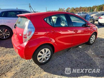 Trzecie zdjęcie samochodu z tyłu: 2014 TOYOTA PRIUS C ONE VIN:JTDKDTB34E1574608 - miniatura