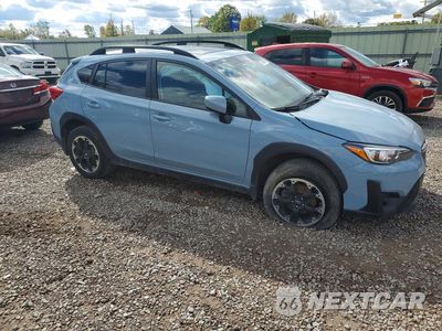 Czwarte zdjęcie samochodu z boku: 2023 SUBARU CROSSTREK PREMIUM VIN:JF2GTAEC6PH259233 - miniatura