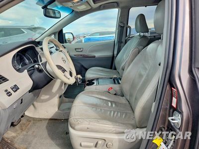 Zdjęcie 7 z 12 samochodu: 2011 TOYOTA SIENNA XLE 8-PASSENGER VIN:5TDYK3DC1BS144529 - miniatura
