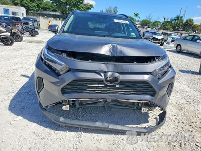 Piąte zdjęcie samochodu w środku: 2024 TOYOTA RAV4 XLE VIN:2T3W1RFV1RC262909 - miniatura