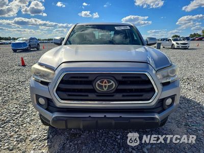 Piąte zdjęcie samochodu w środku: 2018 TOYOTA TACOMA SR5 V6 VIN:5TFAZ5CN4JX064565 - miniatura