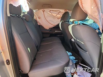Zdjęcie 10 z 12 samochodu: 2019 TOYOTA TACOMA SR5 V6 VIN:3TMAZ5CN9KM112343 - miniatura