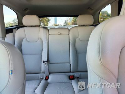 Zdjęcie 10 z 14 samochodu: 2023 VOLVO XC60 CORE VIN:YV4L12RV2P1340207 - miniatura