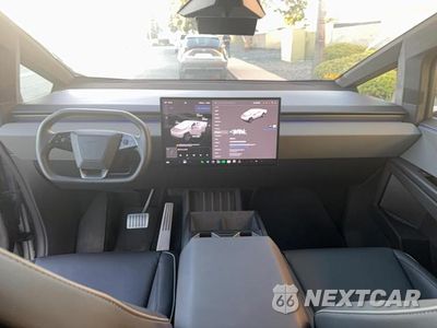 Zdjęcie 9 z 14 samochodu: 2024 TESLA CYBERTRUCK VIN:7G2CEHED4RA039711 - miniatura