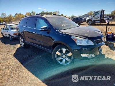 Czwarte zdjęcie samochodu z boku: 2011 CHEVROLET TRAVERSE LT VIN:1GNKVGED4BJ404597 - miniatura