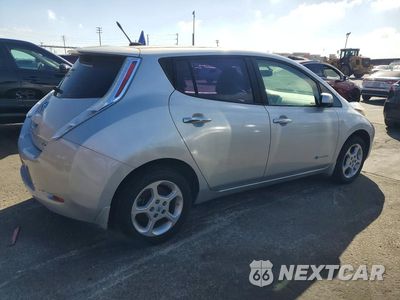 Trzecie zdjęcie samochodu z tyłu: 2012 NISSAN LEAF SV VIN:JN1AZ0CP3CT024740 - miniatura