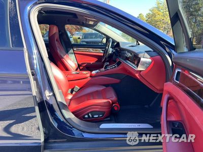 Piąte zdjęcie samochodu w środku: 2018 PORSCHE PANAMERA 4 VIN:WP0AA2A72JL100268 - miniatura