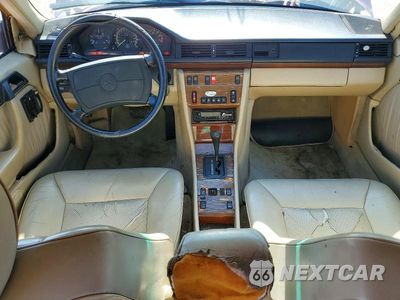 Zdjęcie 8 z 12 samochodu: 1991 MERCEDES-BENZ 300 E VIN:WDBEA30DXMB302024 - miniatura